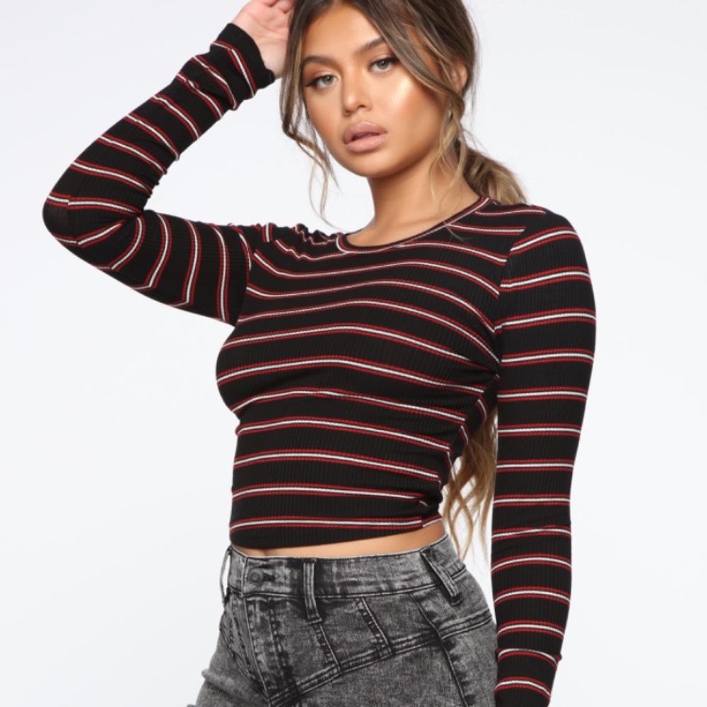 Fashion nova long sleeve crop top